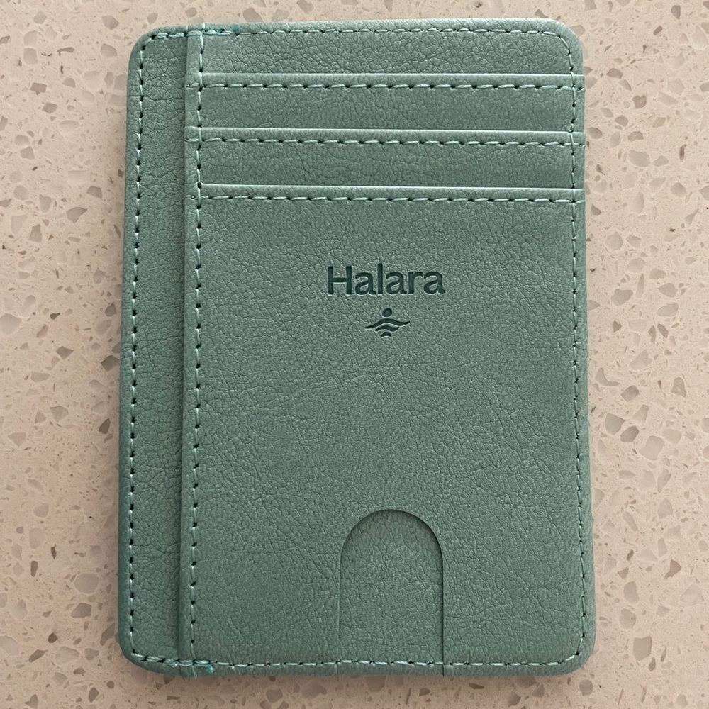 Halara Green Card Holder